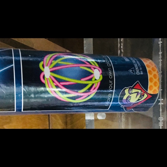 New 40 Glow Bracelets 8” with 40 Connectors - Picture 4 of 16